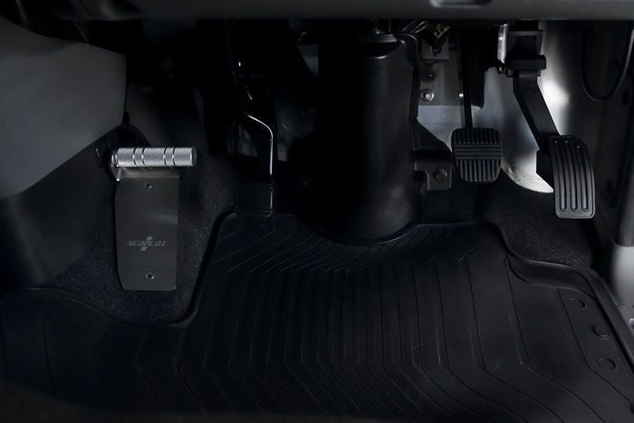 NV350 キャラバン 標準ボディー専用 NEOPLOT フットレストバーNEO を