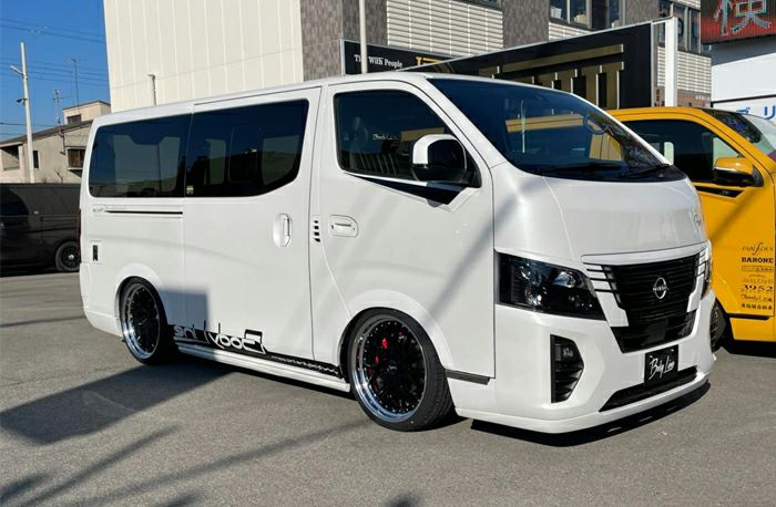 NV350キャラバン E26 フロントカナード ボディライン Body Line 車 NV350キャラバン E26 フロントカナード ボディライン Body Line