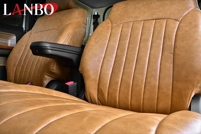 ジムニーシエラ JB74専用 LANBO レザーシートカバー を販売中