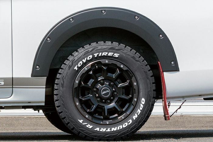NV350 キャラバン専用 JAOS フェンダーガーニッシュ type-X を販売中